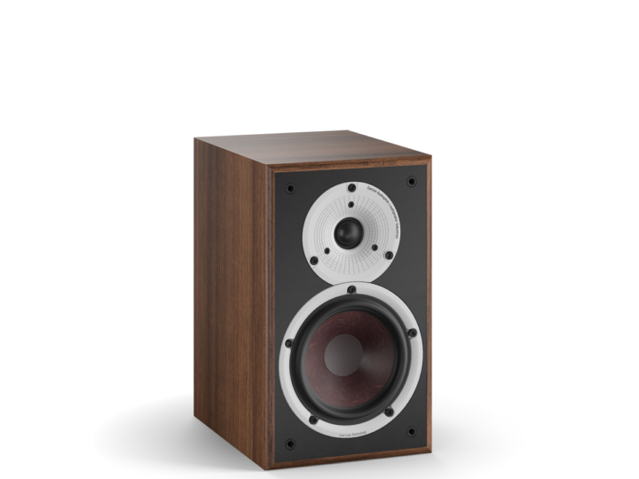 DALI Spektor 2: a bookshelf dinamarquesa que transforma qualquer amplificador num sistema hi-fi de verdade