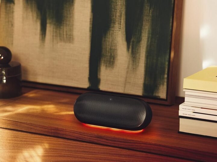 Harman Kardon Luna 2 chega ao Brasil com AI Sound Boost e iluminação ambiente por R$ 899