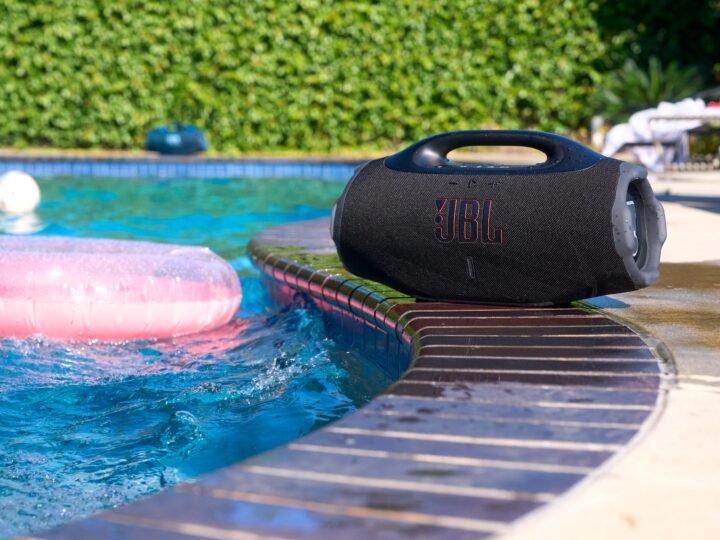 JBL Boombox 4: o trator de graves ficou mais leve, mais esperto — e continua caro