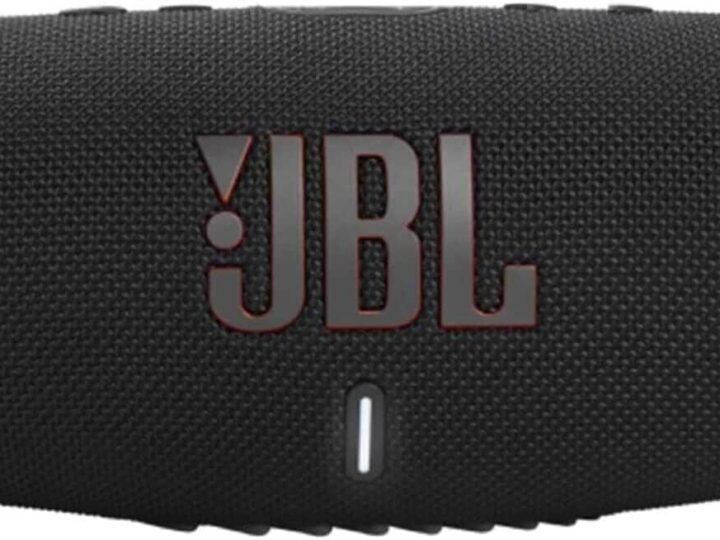 JBL Charge 5 Wi-Fi: a caixa portátil que finalmente fala Wi-Fi — e o som agradece