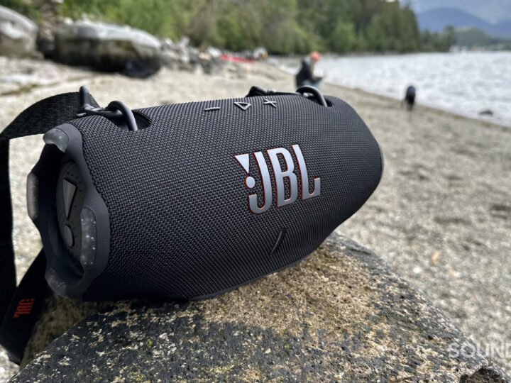 JBL Xtreme 4: 100 watts, bateria removível e 24 horas de autonomia na caixa que ganhou produto do ano