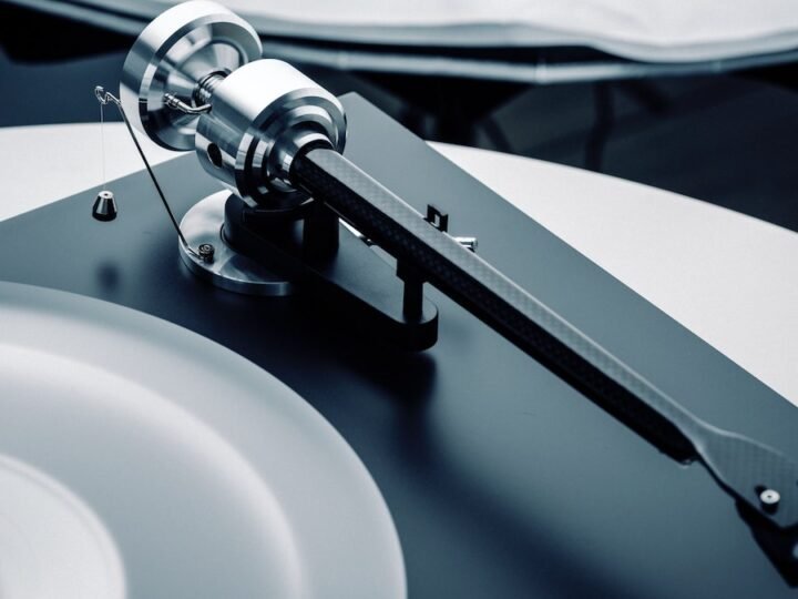 Pro-Ject Debut Reference 10: o toca-discos mais ambicioso da lendaria linha Debut chega com braco de 10 polegadas
