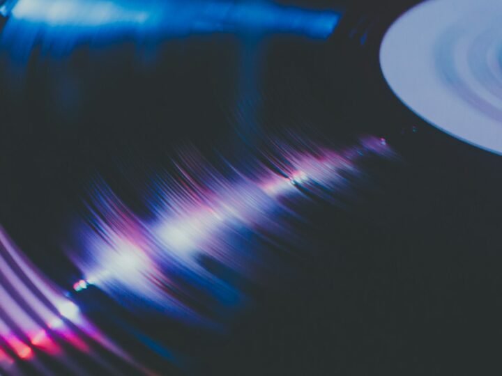 Rega: a marca britânica que provou que toca-discos não precisam ser complicados para soar extraordinário