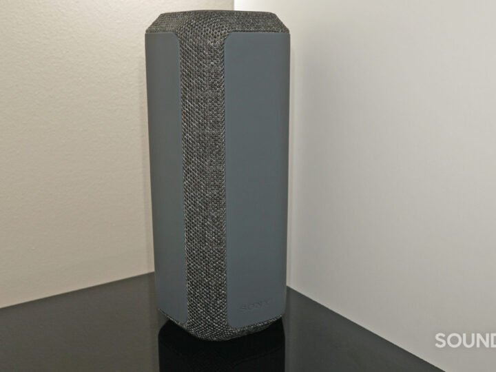 Sony SRS-XE300: Som Amplo e Construção Robusta em Uma Caixa Bluetooth Versátil
