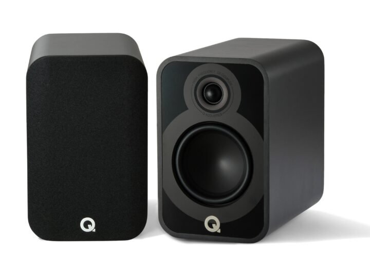 Q Acoustics 5020: a bookshelf britânica que desaparece na sala — desde que você a posicione direito