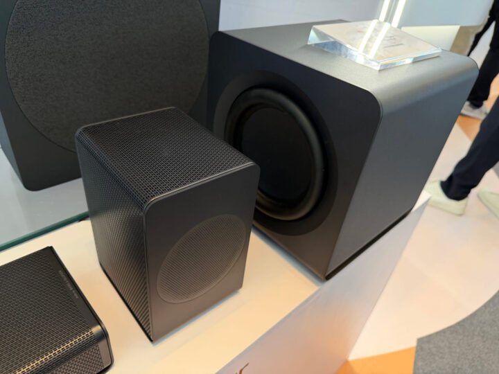TCL Q95K: soundbar flagship com 22 drivers, 1420W e calibracao Bang & Olufsen desafia Samsung e LG