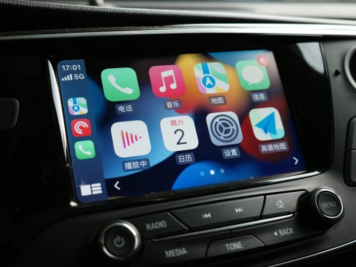 Como escolher central multimídia para o carro: CarPlay, Android Auto, tela e o que ninguém conta sobre o som