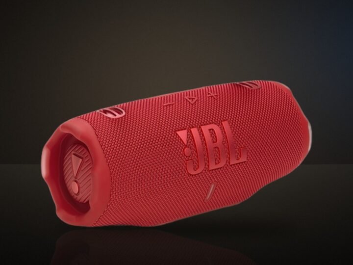 JBL Charge 6: 45 watts, IP68 e Auracast — a caixa portátil que finalmente acerta tudo