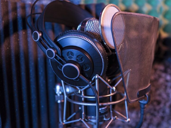 7 melhores microfones condensadores para home studio em 2026: do orçamento apertado ao quase profissional