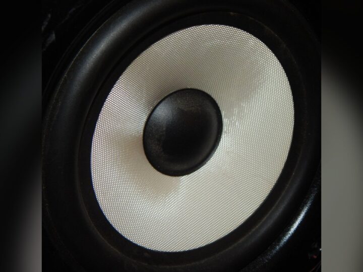 5 melhores subwoofers para home theater em 2026: do custo-benefício ao grave que chacoalha a sala
