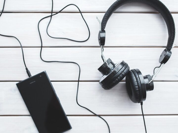 5 melhores DACs portáteis em 2026: do dongle de R$ 250 ao conversor que transforma qualquer celular em player audiófilo