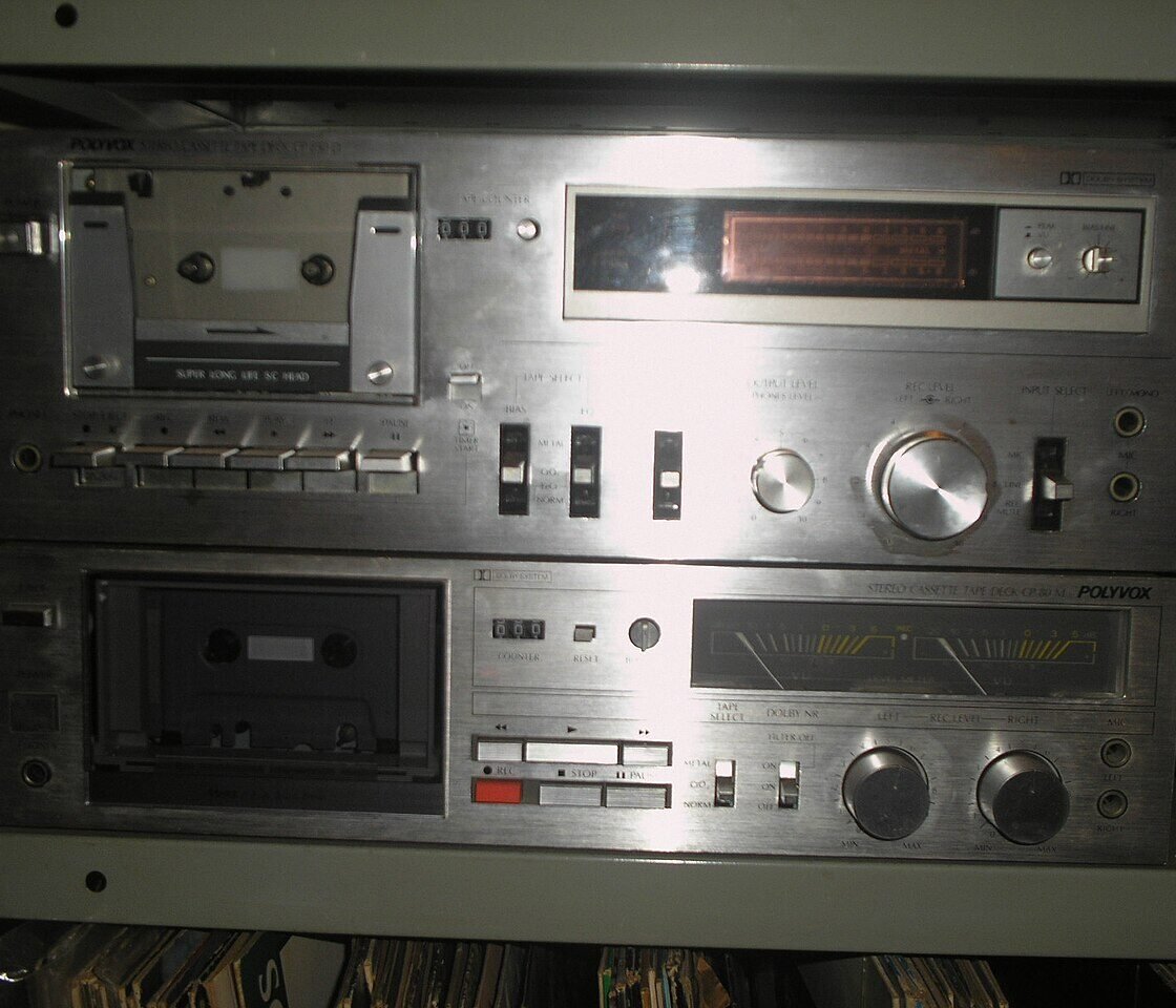 Tape deck Polyvox vintage, marca adquirida pela Gradiente em 1979