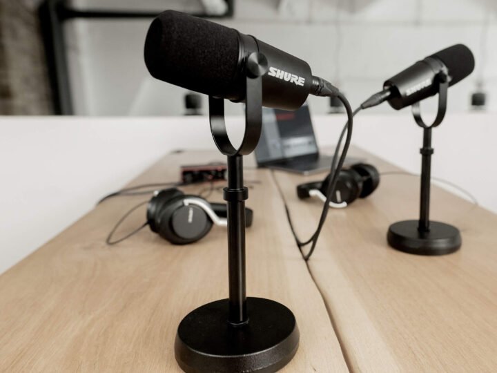 Shure MV7X: o som da escola SM7 sem firula, para quem já vive no XLR