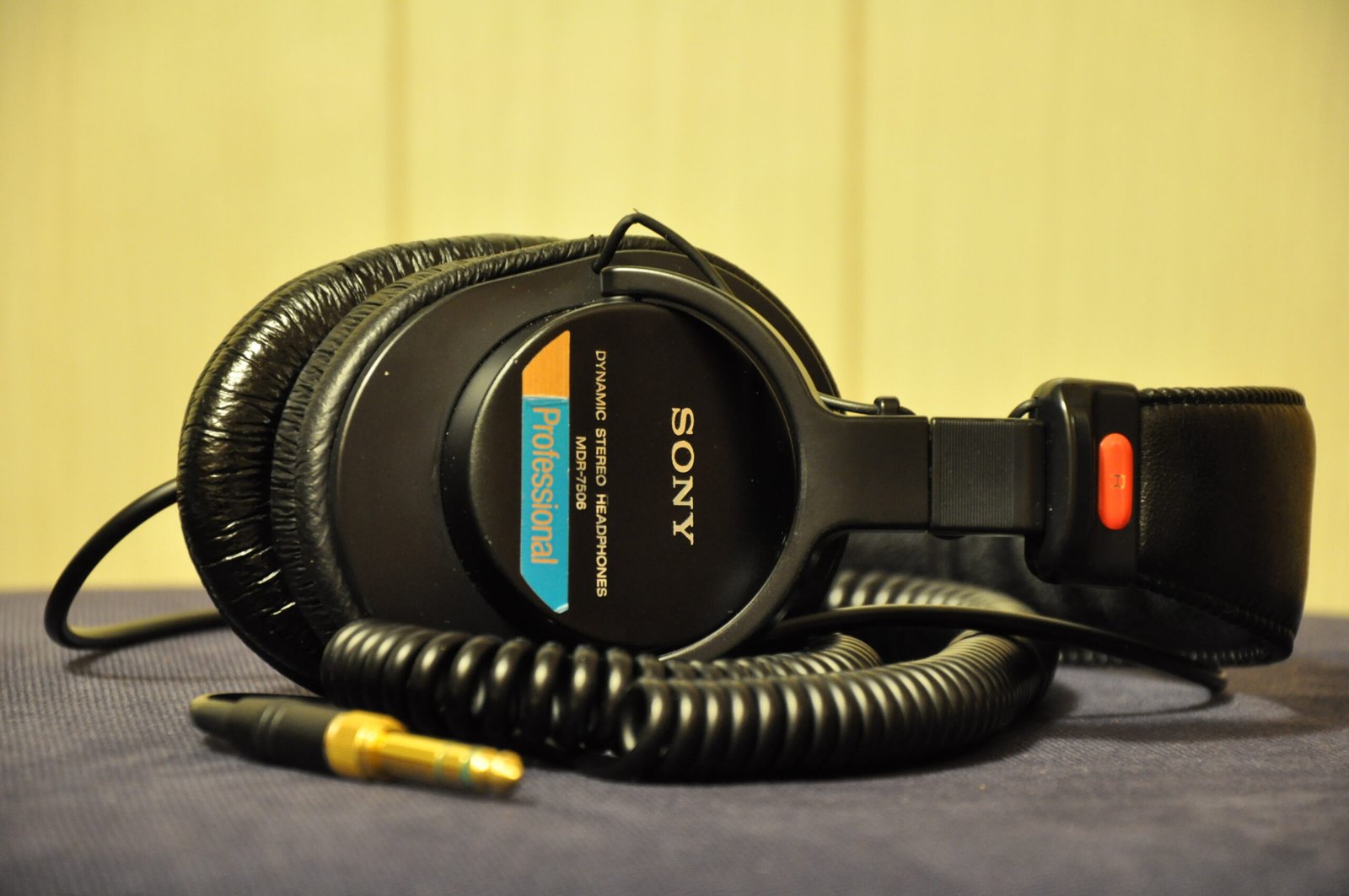 Sony MDR-7506, headphone