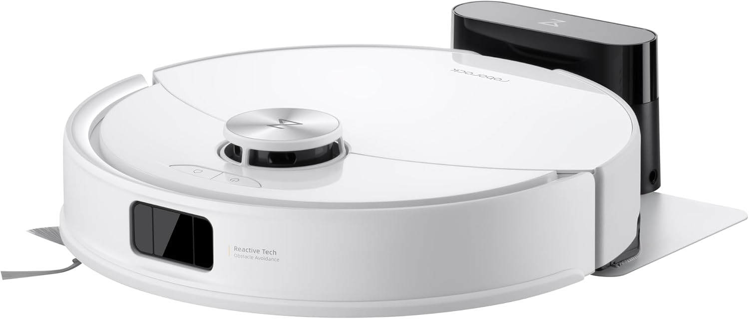 Robô aspirador Roborock Q10 VF branco, visto de lado na base de carregamento, com a torre do sensor LiDAR prateada em cima e o sensor frontal preto