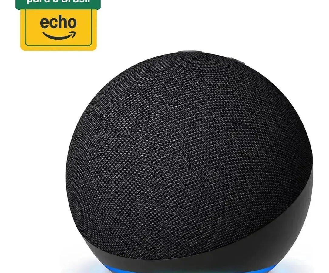 Echo Dot 5ª geração preto com anel de luz azul aceso, smart speaker da Amazon com Alexa