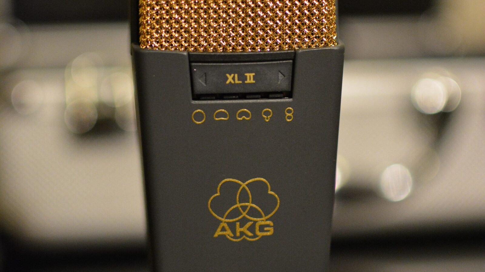Microfone condensador AKG C414 B-XL II