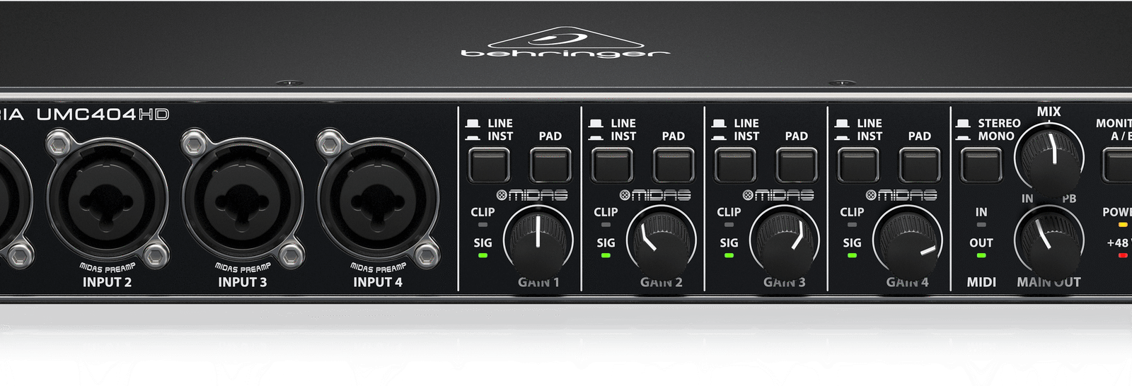 Interface de áudio Behringer U-Phoria UMC404HD vista de frente, com quatro entradas combo XLR, botões de ganho Midas e saída de fone