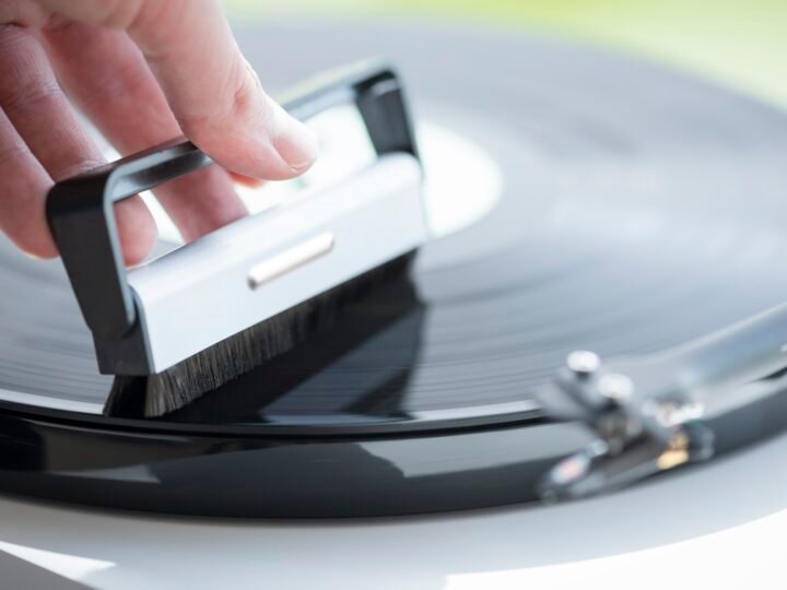 Como limpar discos de vinil e a agulha do toca-discos sem estragar nada: guia prático