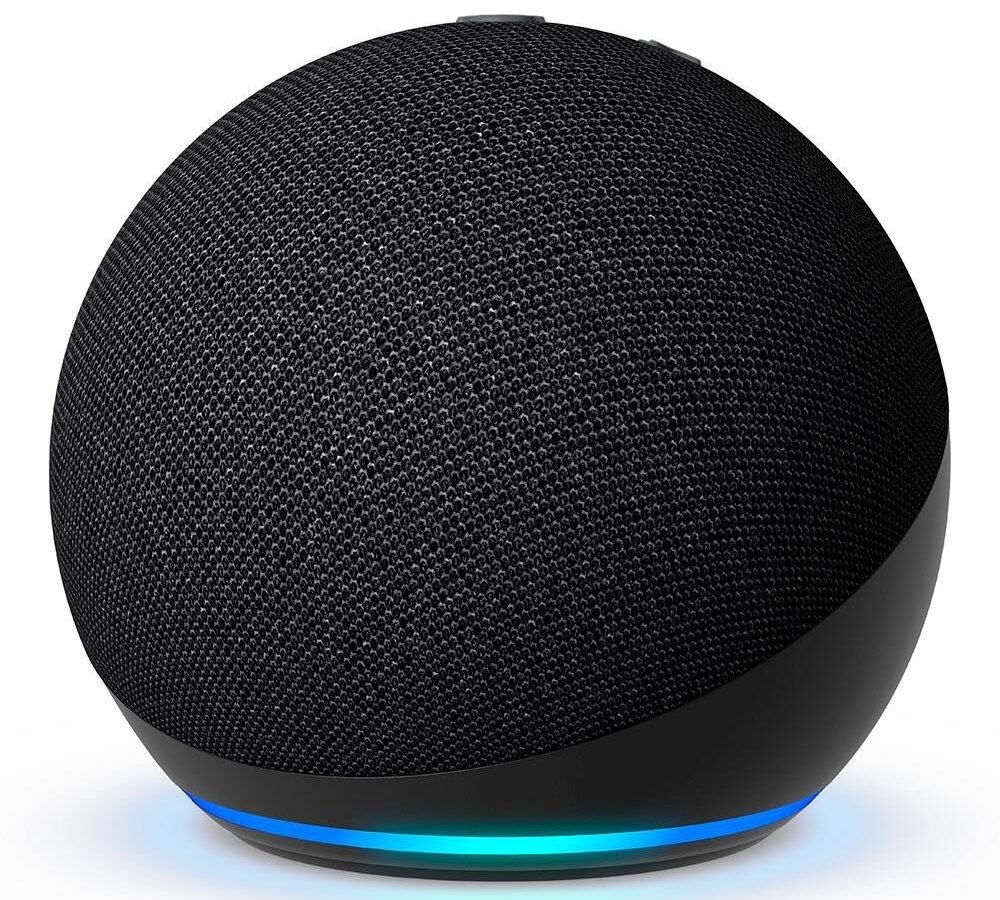 Smart speaker Amazon Echo Dot de 5ª geração na cor preta, em formato esférico com anel de luz azul na base