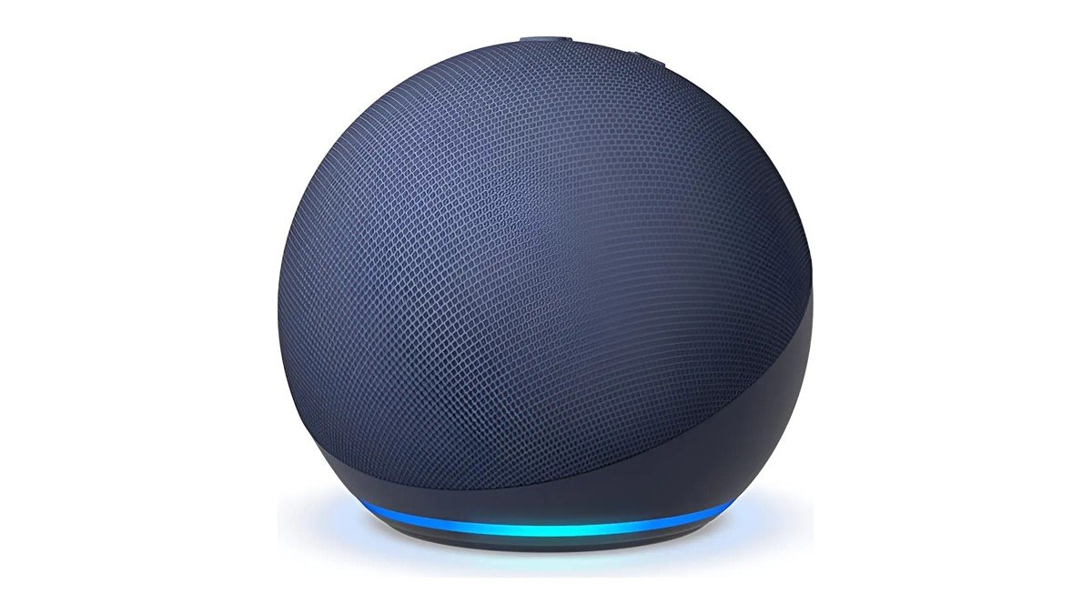 Echo Dot 5ª geração na cor azul, smart speaker esférico com anel de luz azul na base, sobre fundo branco