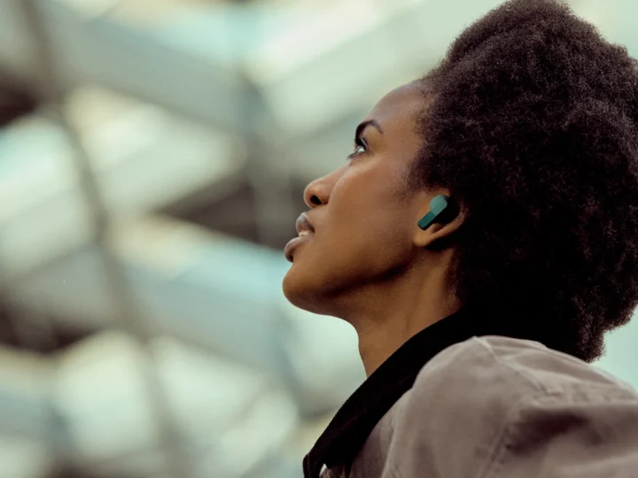 Fairbuds 2: fone TWS da Fairphone ganha LDAC, ANC de seis microfones e bateria trocável sem ferramenta