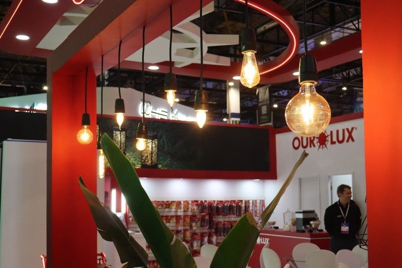 Iluminação inteligente: temperatura de cor, lúmens e controle por app antes da compra