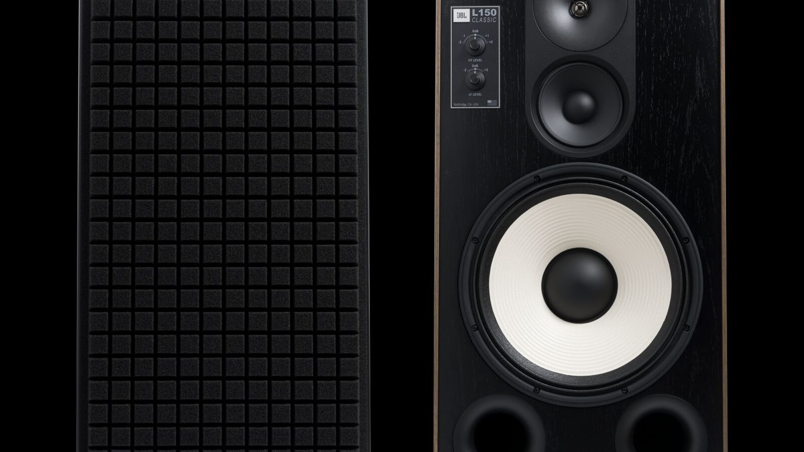 Par de caixas torre JBL L150 Classic com gabinete de nogueira e grade Quadrex