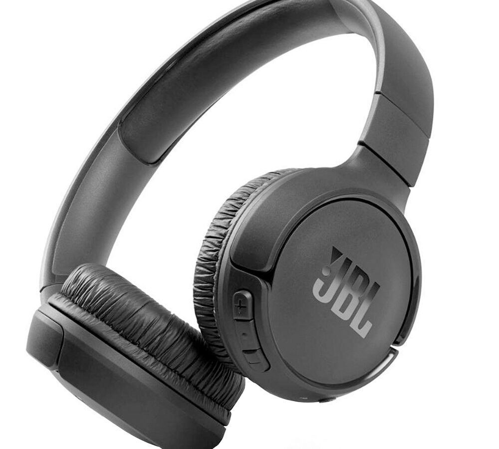 Fone de ouvido on-ear JBL Tune 520BT preto, com conchas e logotipo JBL, em fundo branco