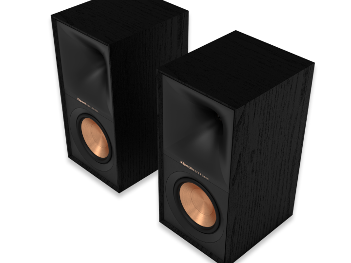 Klipsch R-50M vale a pena em 2026? Análise da ficha técnica da bookshelf com corneta Tractrix e woofer de 5,25″