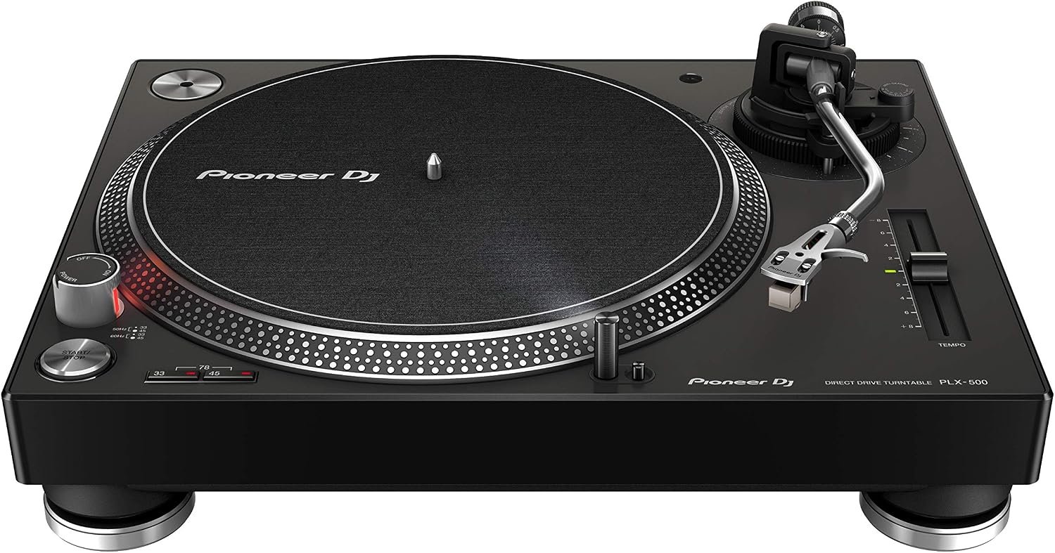 Toca-discos Pioneer DJ PLX-500 preto com braço em S, prato com marcações estroboscópicas e controle de pitch