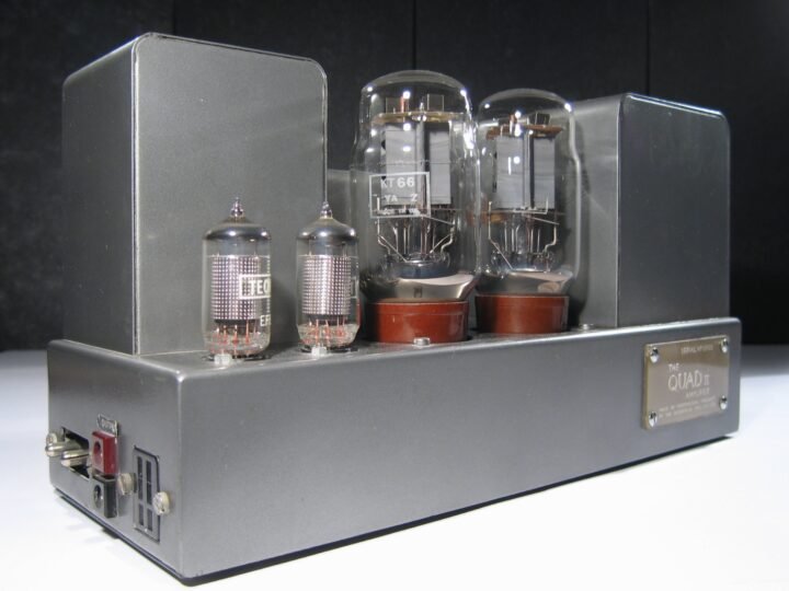 Quad: a história da marca britânica de Peter Walker, do Quad II e do ESL-57 ao current dumping do 405