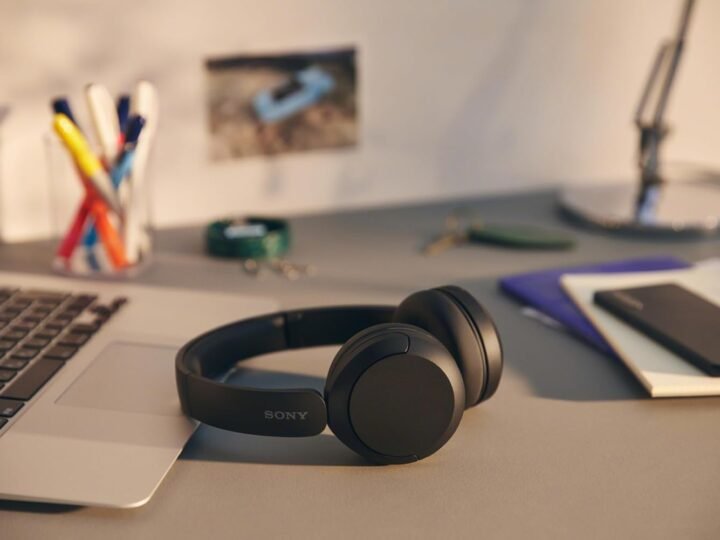 Sony WH-CH520 vale a pena em 2026? Análise da ficha técnica do headphone de 50 horas