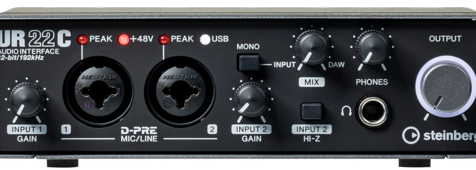 Interface de áudio Steinberg UR22C, painel frontal com duas entradas combo e pré-amplificadores D-PRE
