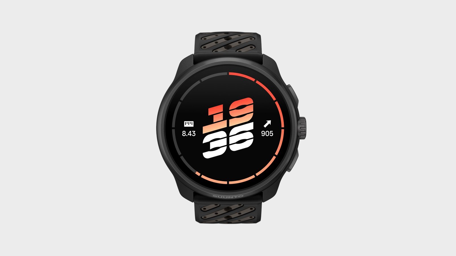 Relógio esportivo Suunto Race 3S preto com aro de titânio, visto de frente com a tela AMOLED mostrando a hora