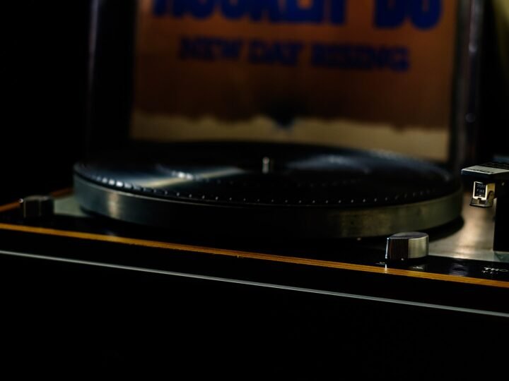 Thorens: da caixa de música suíça ao TD 124, a marca de toca-discos que sobreviveu ao CD