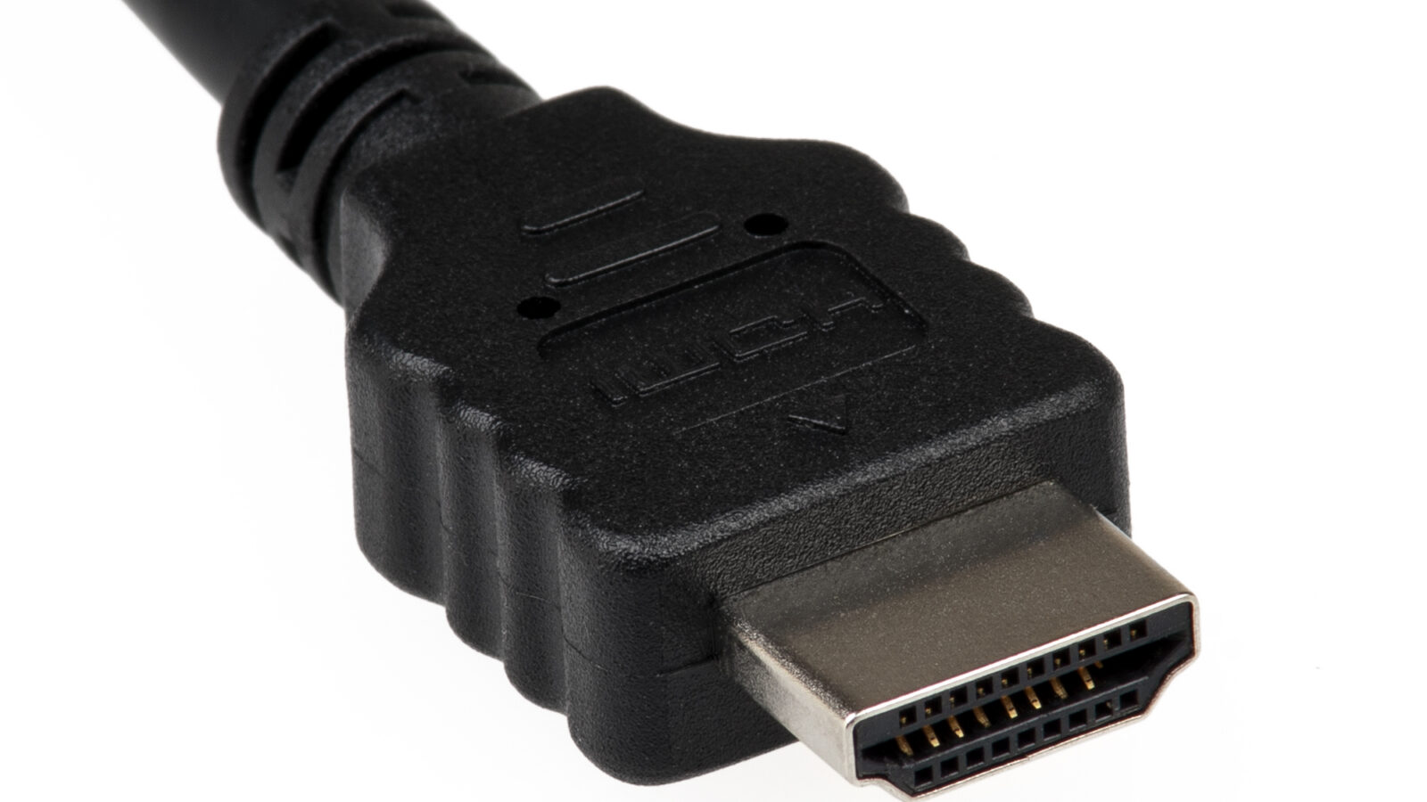 Conector HDMI tipo A macho em close, usado para ligar fontes de vídeo a soundbars e receivers