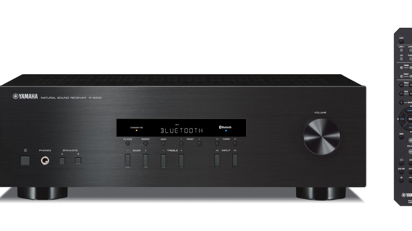 Receiver estéreo Yamaha R-S202 preto, de frente, com visor exibindo Bluetooth e controle remoto ao lado